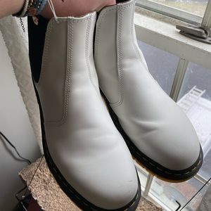 Dr martens Chelsea style boot in white.